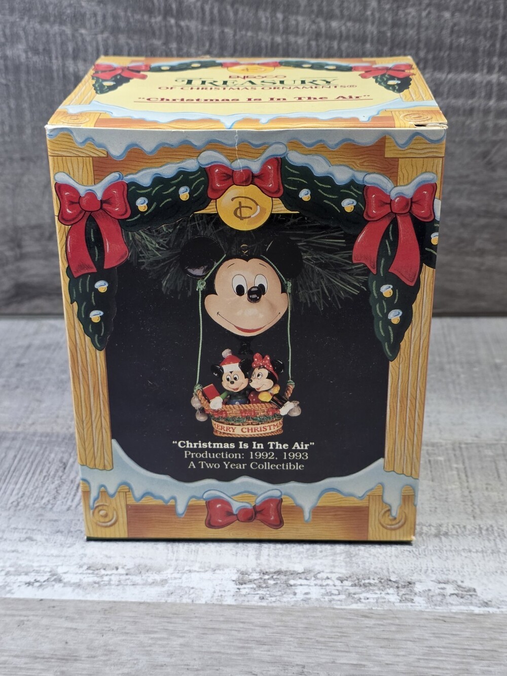 1992-1993 Disney Enesco Mickey Minnie Christmas Is In The Air Ornament g44